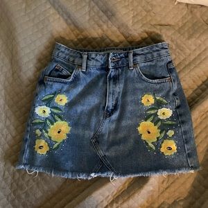 jean shirt w floral embroidery !